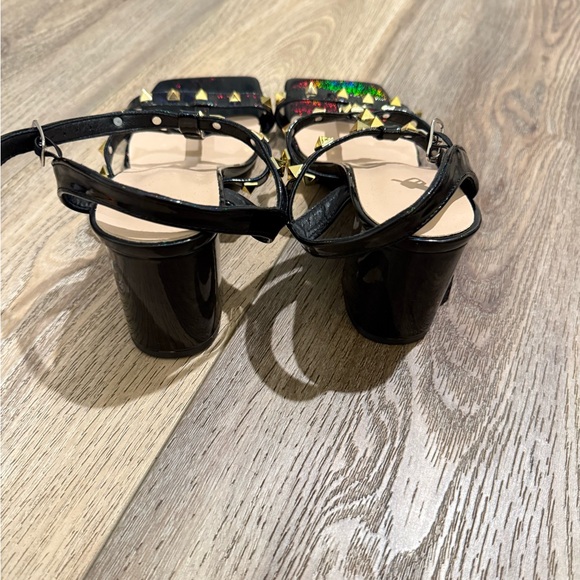 Heels - Picture 2 of 3